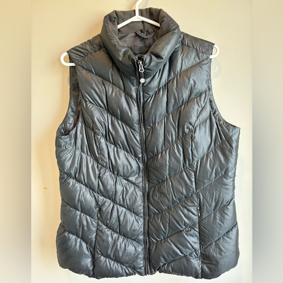 Eddie Bauer EB650 black down vest size large - Picture 2 of 7